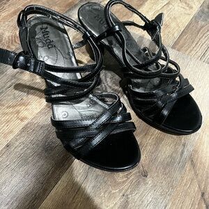 Mudd Women's Elegant Black Strappy Sandals